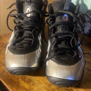 Nike Black and Silver High-Top Sneakers 5.5Y